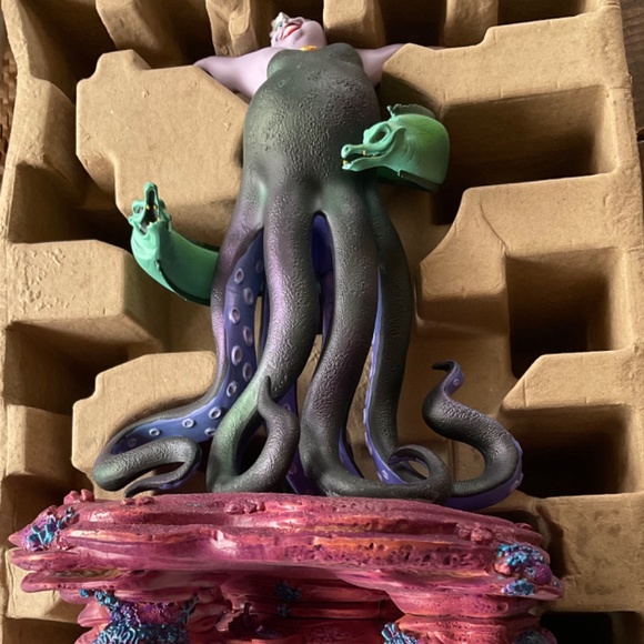 Disney Little mermaid Ursula statue - Picture 2 of 3